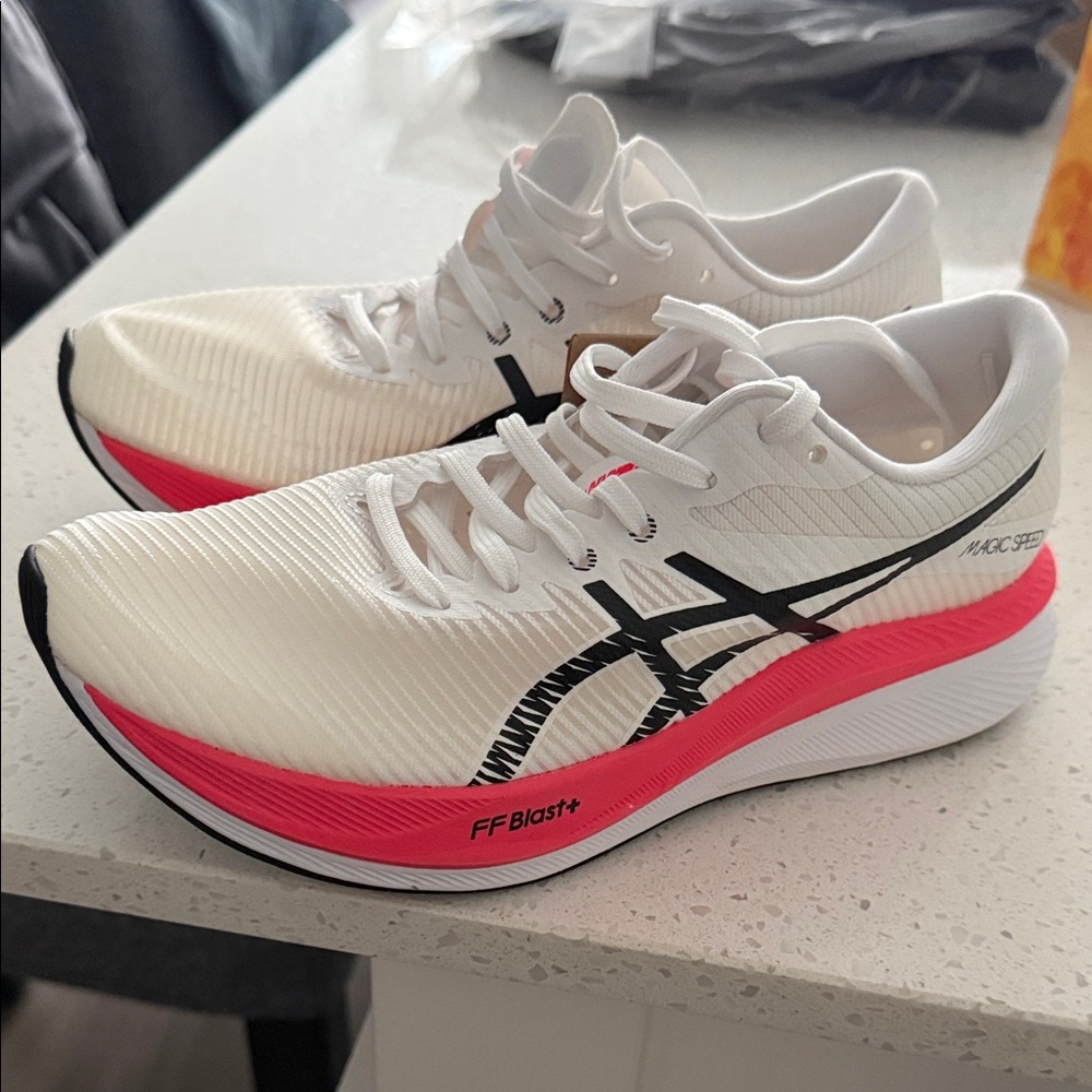 ASICS Magic Speed 3 size 7.5 (Women’s)
